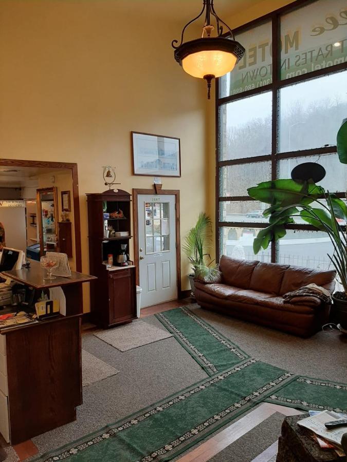 Clarysville Motel Frostburg ภายนอก รูปภาพ
