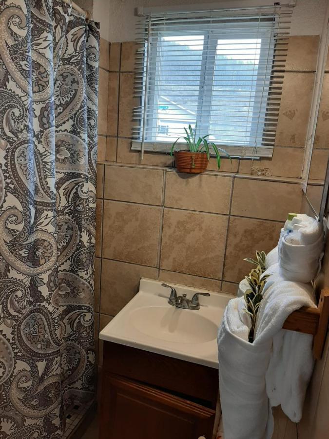 Clarysville Motel Frostburg ภายนอก รูปภาพ
